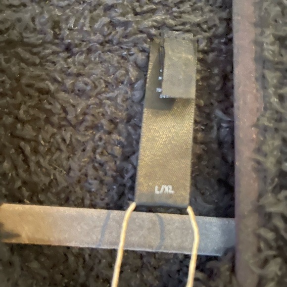 SKIMS Cozy Knit Cropped Pullover Black - Picture 5 of 12